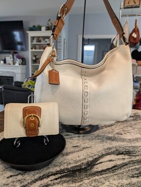 Coach Soho White Pebbled Leather w/Brown Leather Buckle Strap & Matching Wallet